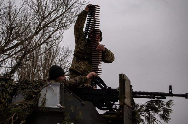 Поки затримується допомога Заходу, росіяни кидають резерви на прорив української оборони