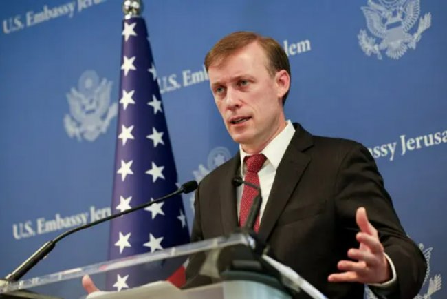 Білий дім обговорив із оборонною індустрією США інноваційну зброю для України — ЗМІ