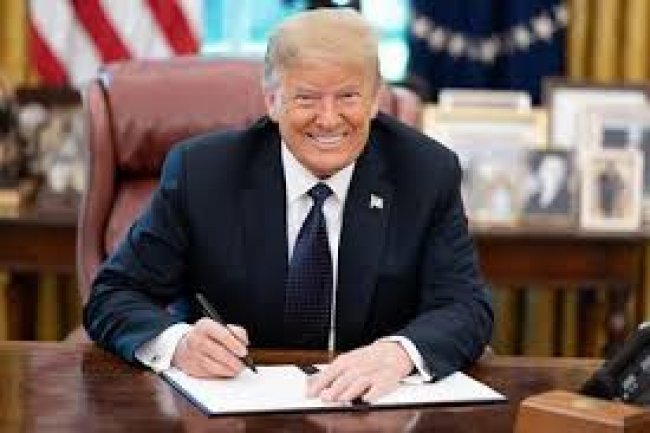 Трамп погрожує країнам БРІКС: 100% мита за спроби замінити долар США