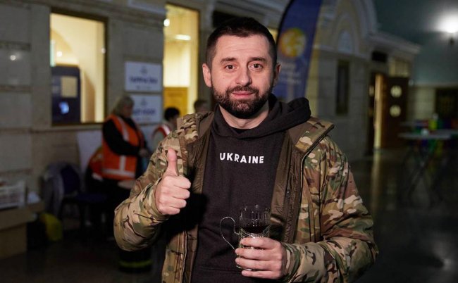 Арахамія анонсував сьогодні звільнення керівництва митної служби