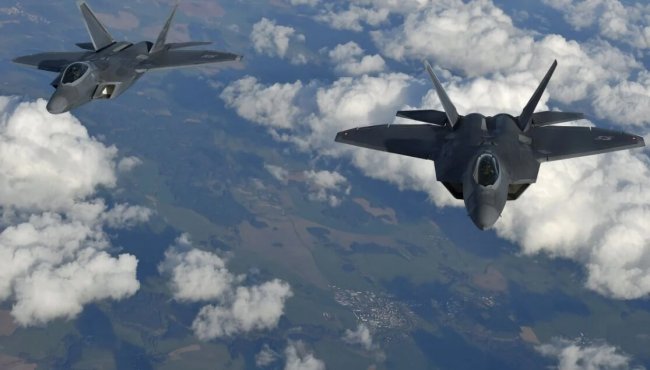Після США: неопізнаний об’єкт збили в небі над Канадою