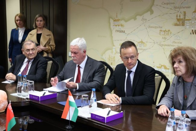 Глав МЗС Угорщини Сійярто прилетів до Білорусі говорити про мир в Україні