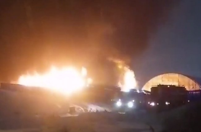 У російській Уфі горів найбільший у РФ хімзавод. Відео