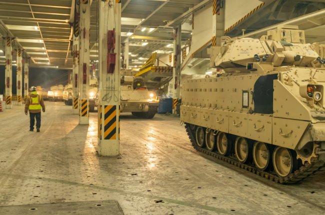 США відновили постачання зброї Україні після короткої паузи