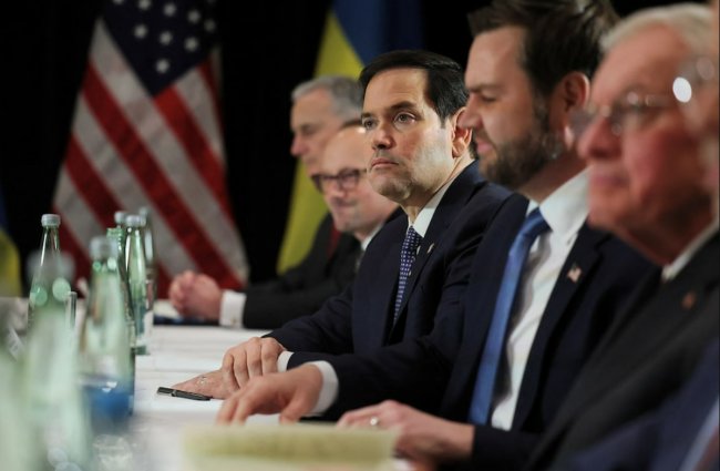 США та Росія готують переговори про мир в Україні без Києва – Reuters