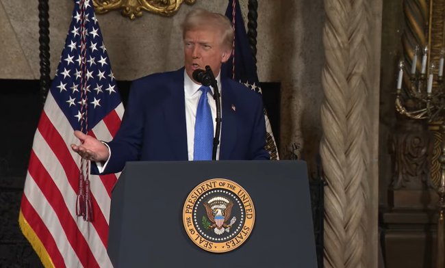 Трамп заявив про 4% рейтингу Зеленського і закликав до виборів в Україні