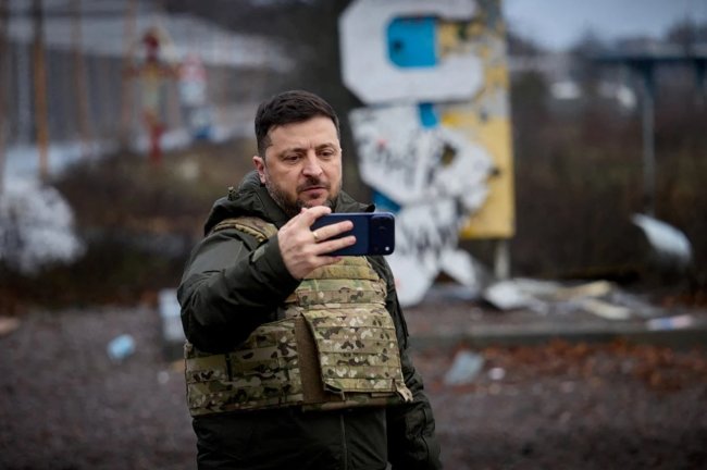 Зеленський прокидається о 3–4 ранку та п’є багато чорної кави без цукру — CNN