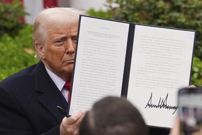 Глобальне мито 10%: Трамп оголосив нові тарифи для всіх держав — діятимуть негайно