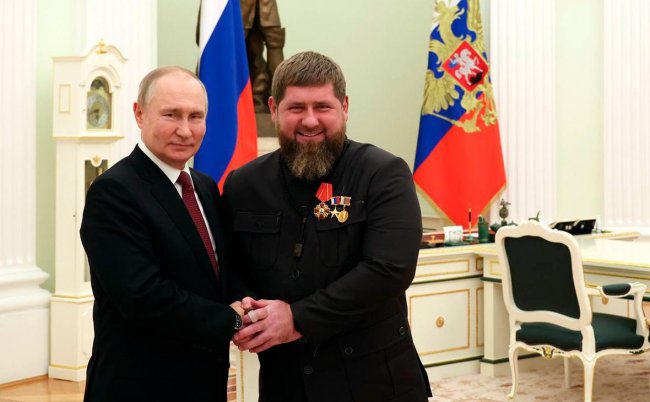 Кадирова може не стати: Путін благословив перехід влади до його сина
