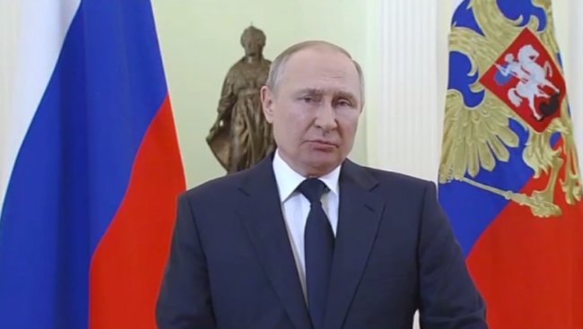 Від &laquo;лише професійних військових&raquo; до &laquo;плетете маскувальні сітки&raquo;: що Путін говорив рік тому і що зараз