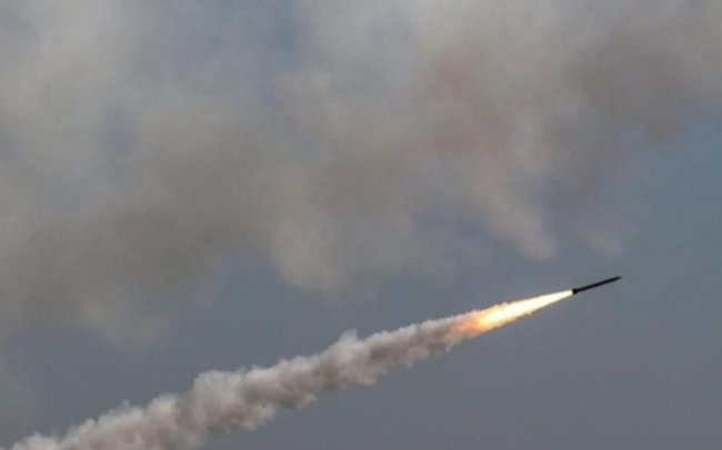 Україна всю ніч під масованим ракетним ударом: у багатьох містах пролунали вибухи