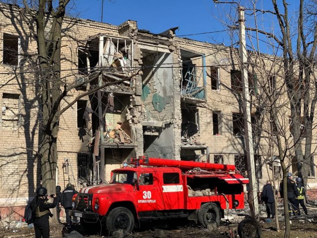 Російські війська вдарили ракетами по центру Краматорська: є загиблий та поранені