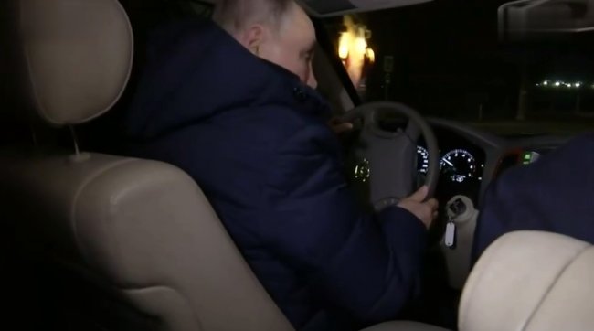 Російські ЗМІ показали дивні відео Путіна у Маріуполі