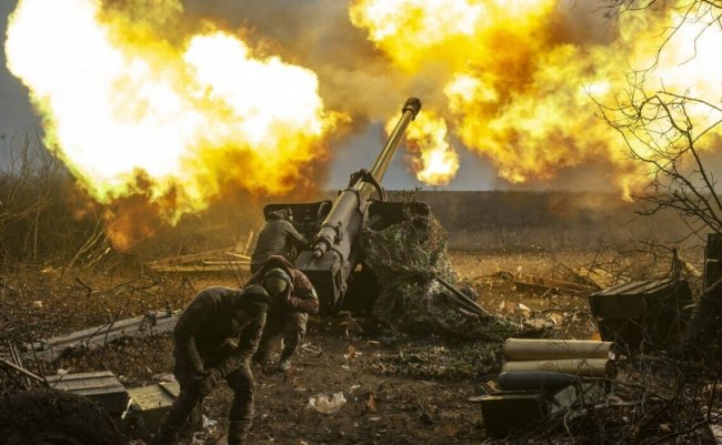 Росіяни тактично провалили операцію в Бахмуті: атакують по інерції