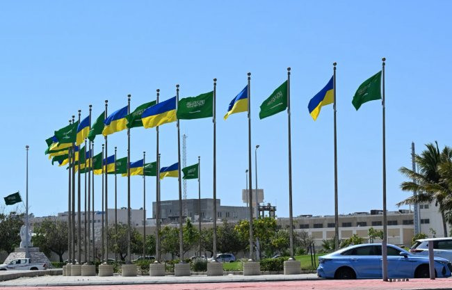 Трамп тисне на Зеленського: США вимагатимуть перемир’я від України на переговорах у Джидді