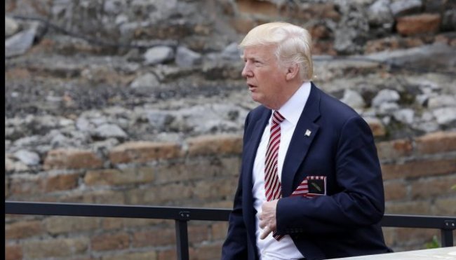 Трамп наказав повернути &laquo;прекрасне чисте вугілля&raquo; для енергетики США