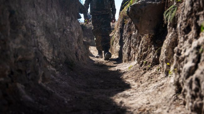 У Криму окупанти залучають алкоголіків та наркоманів на риття окопів
