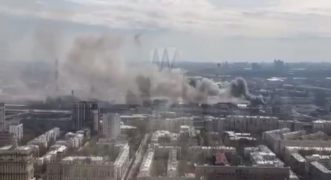 У центрі Москви масштабна пожежа: над містом стовп диму