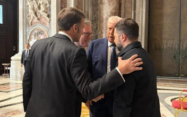Похоронна дипломатія: як смерть Папи Франциска вплинула на переговори щодо миру в Україні