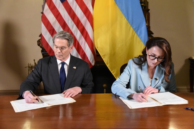 Україна і США підписали угоду про надра