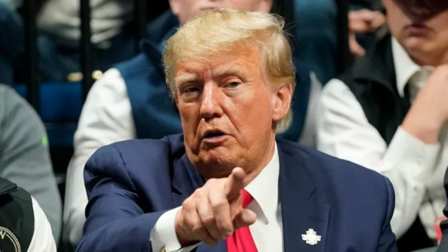 Трамп заявив, що Україні доведеться віддати частину території Росії задля припинення війни