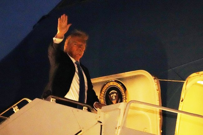 Трамп покинув саміт G7 через роздратування Макроном і брак інтересу до Зеленського, – Financial Times