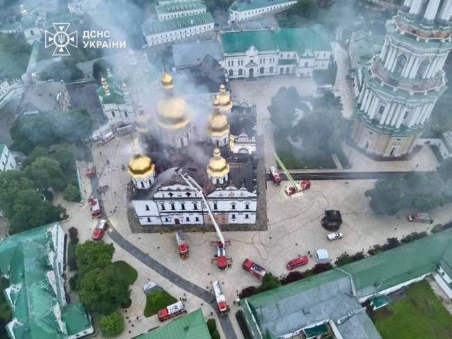 Путін вписав себе в історію як один із найгірших варварів: МЗС України жорстко відреагувало на російський удар по Лаврі