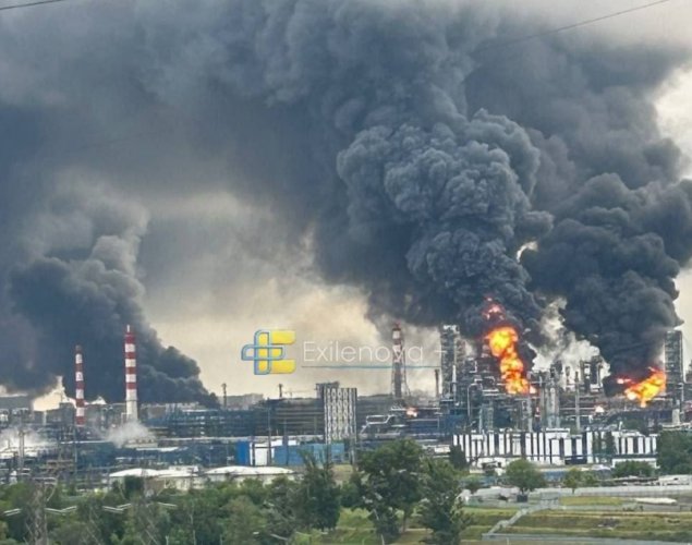 Українські дрони прорвали ППО Москви: палає НПЗ за 15 км від Кремля