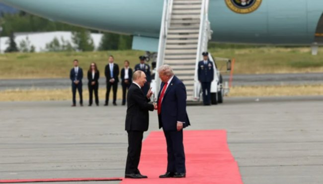 Трамп і Путін ледь не підписали угоду про розподіл українських територій на Алясці, – Макрон