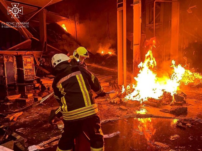 Окупанти знов обстріляли ракетами Одессу: є руйнування і постраждалі