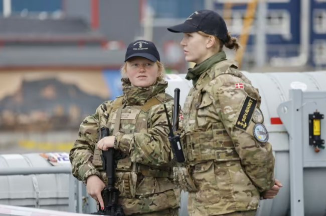 Данія вводить призов для жінок через зростання напруженості з Росією