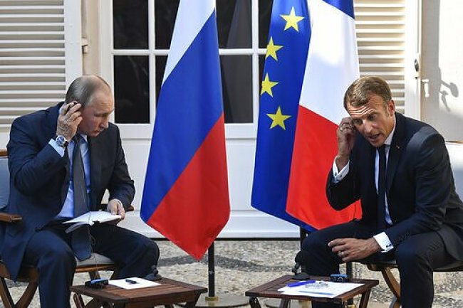 У Кремлі розкрили деталі телефонної розмови Путіна з Макроном після трирічної паузи