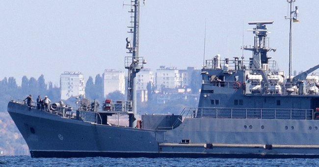 Російські війська уразили корабель ВМС України: один моряк загинув, є поранені
