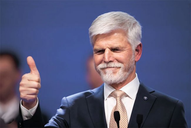 Президент Чехії закликав НАТО збивати російські літаки за порушення повітряного простору