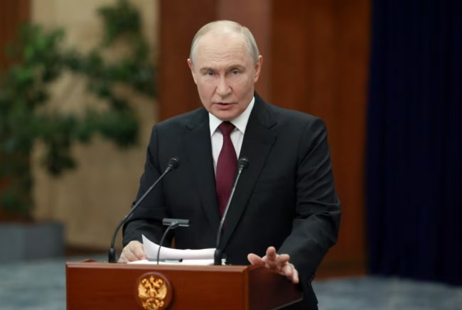 Путін порівняв Захід з «акулами імперіалізму» і заявив, що Росія готова «зламати їм зуби»