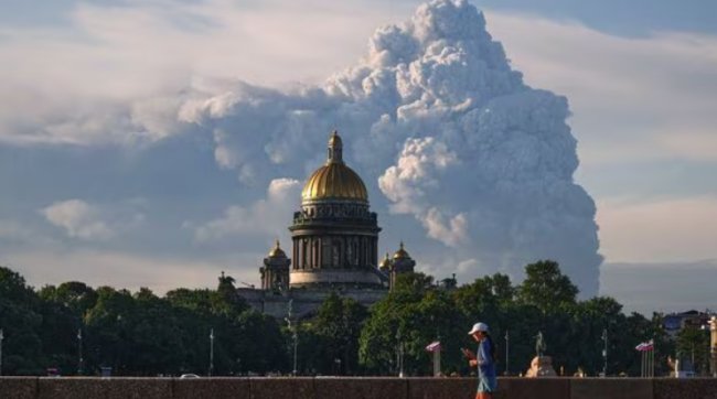 Удари України по НПЗ, складах і портах уже відчувають звичайні росіяни – WSJ
