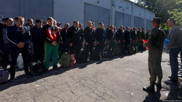 Вибухи в Криму погоджені з Путіним, а Китай надасть суперракети: чим пропаганда накачує мобілізованих