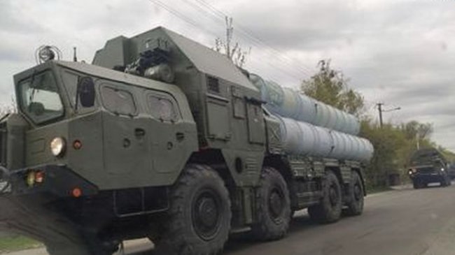 Окупанти доставили до Мелітополя комплекси С-300 і вантажівки з іранськими дронами