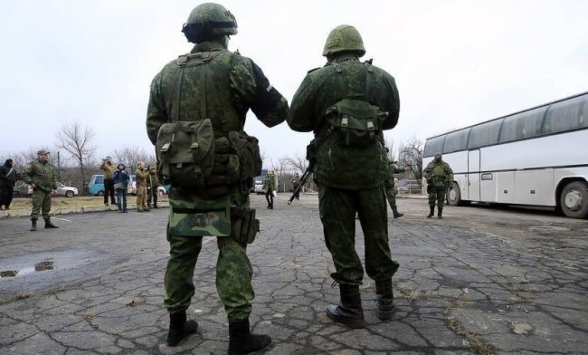 Відключили інтернет та наказали закрити магазини: окупанти виживають людей із Нової Каховки