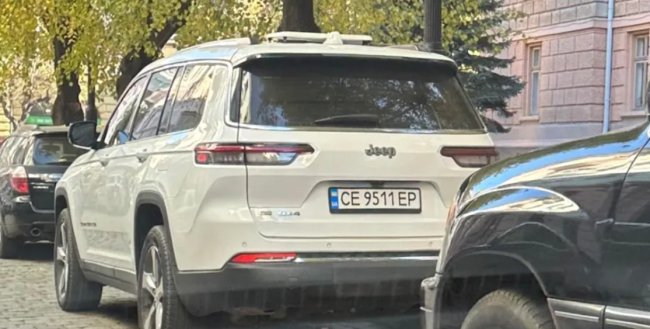 Буковинські посадовці брутально &laquo;віджали&raquo; у ЗСУ круті американські джипи