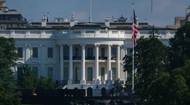 Білий дім стежить за підозрою на спалах чуми в Росії – Axios