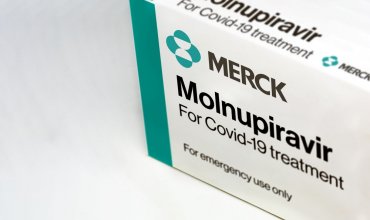Великобритания первой в мире одобрила таблетки от коронавируса