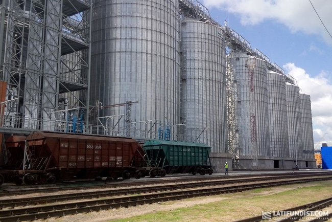 Росія нанесла ракетний удар по орендованому Китаєм терміналу в Миколаєві