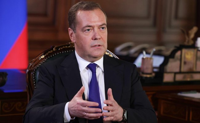 Медведєв передрік наближення світової війни після падіння ракети в Польщі