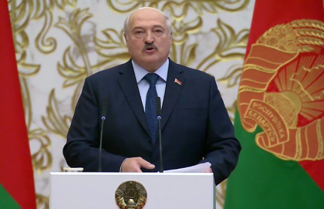 У нас що, булочку навпіл не можуть розрізати: Лукашенко подякував Господу за вихід McDonald’s