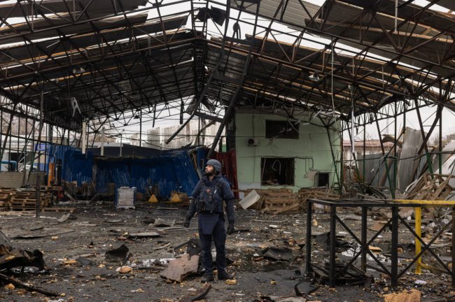 В Україні виникнуть затримки з зарплатами та пенсіями без нових коштів – Politico