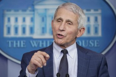 “Омикрон” может быть менее опасным, чем “Дельта” – эксперты США