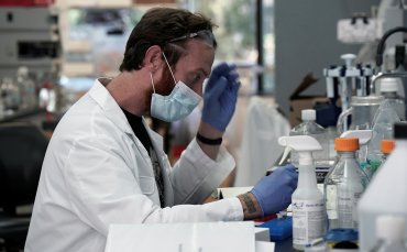 Российские ученые заявили, что переболевшие COVID-19 начинают быстрее стареть