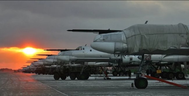 Безпілотник атакував російський аеродром Енгельс-2: пошкоджено бомбардувальники, поранено людей