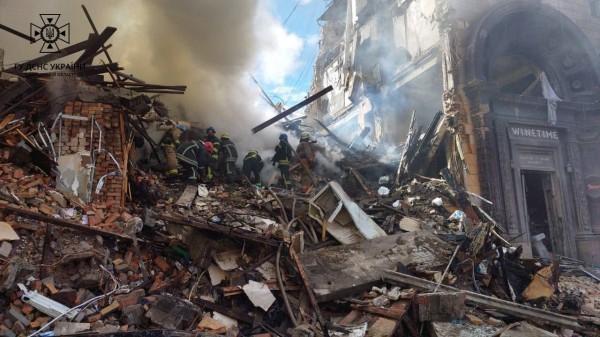 Зруйновано дві п’ятиповерхівки Зруйновано дві п’ятиповерхівки